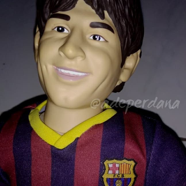 Boneka Lionel Messi Barcelona Bubuzz Plush Toy Mainan Figure Bola