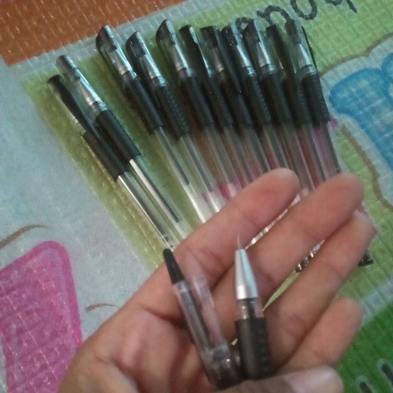 

Pulpen gel murah hitam