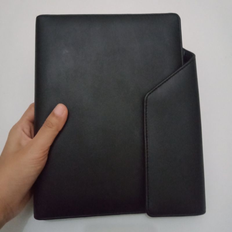 

cover buku agenda A5 kulit custom emboss logo dengan ring binder