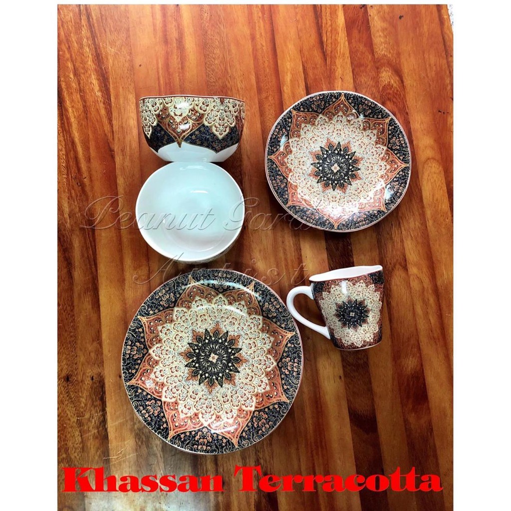 

Dinnerset motif pastel isi 16 pcs4