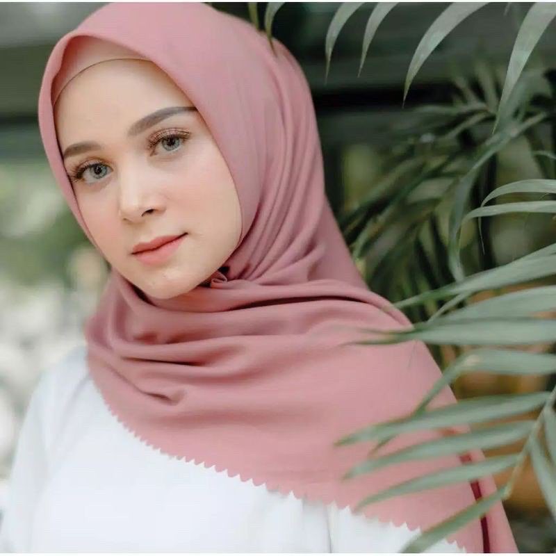 Hijab Segi Empat Bella Square Lasercut-2
