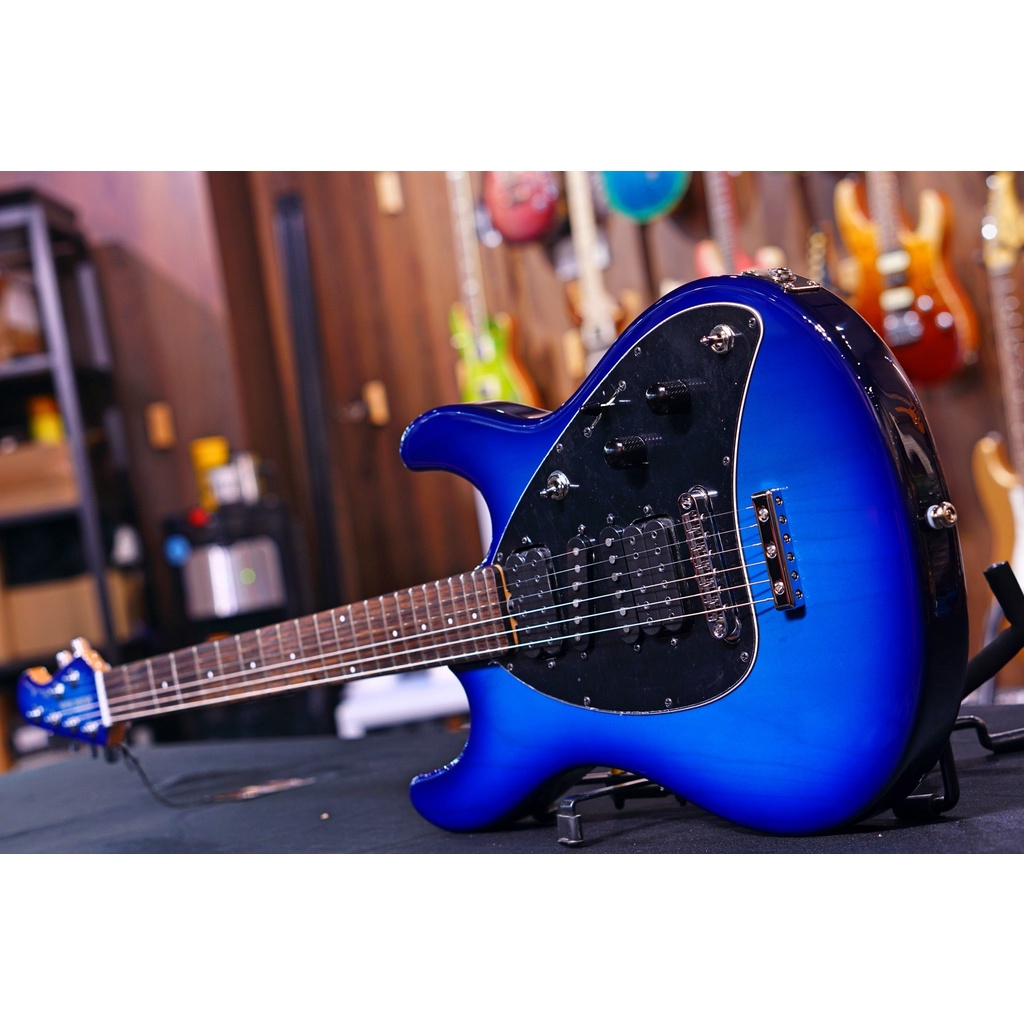 Ernie Ball Music Man Steve Morse Signature Blue Burst G97825