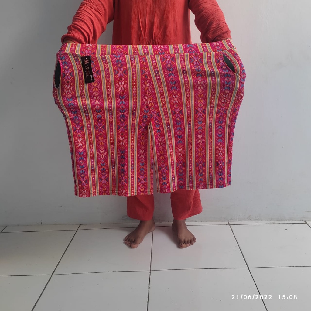 celana kulot pendek super jumbo motif songket