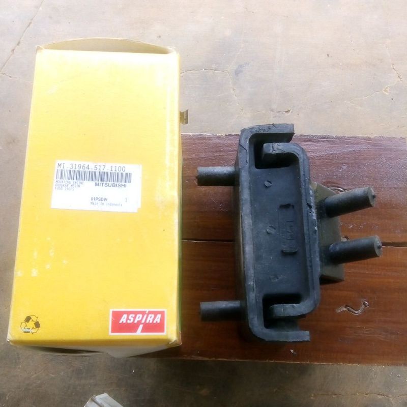 Duduk mesin / engine mounting Fuso PS 190 Aspira