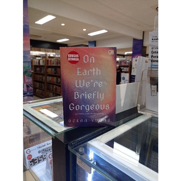 Novel On Earth Were Briefly Gorgeous - Ocean Vuong Original Gramedia