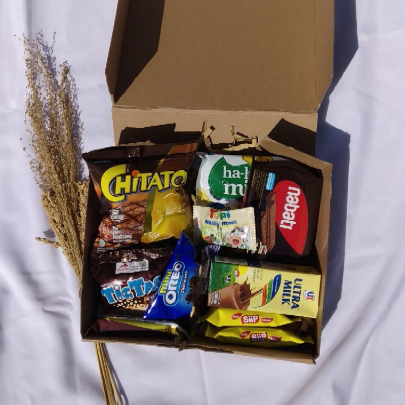 

Hampers Giftbox Snack in Brown