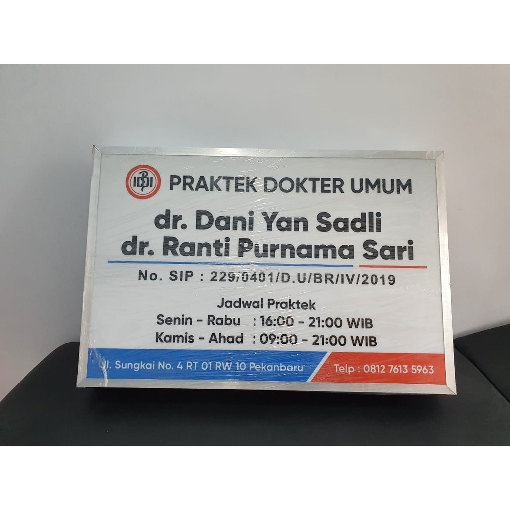 Neon box AKRILIK bidan, perawat, dokter, dokter gigi, toko, kios, cafe Neonbox PACKING KAYU