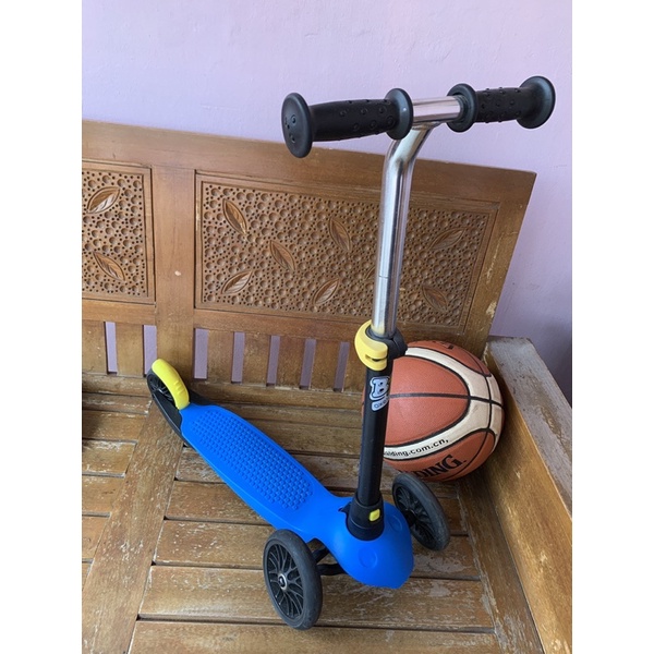 PRELOVED Skuter Anak Axelo