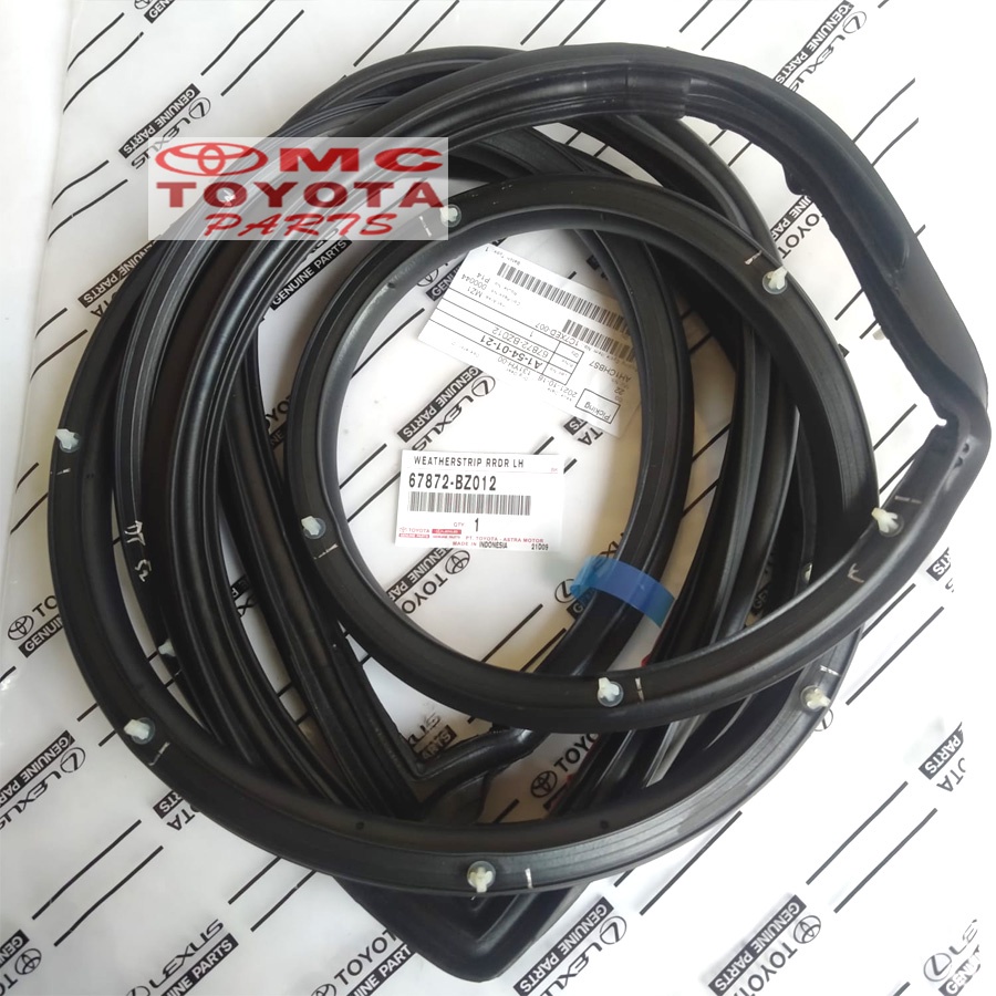 Karet Pintu Belakang / Tengah (Kanan, Kiri) Avanza Xenia lama 67871-BZ012 67872-BZ012