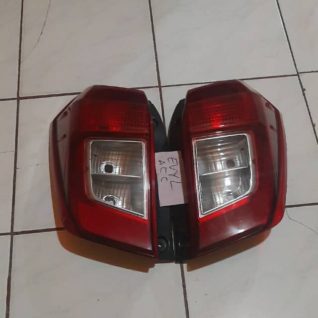 STOPLAMP LAMPU BELAKANG SIGRA CALYA ORI