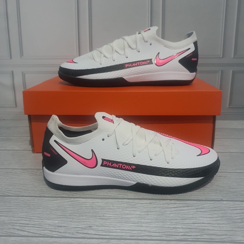 READY Sepatu Futsal Nike Phantom GT Academy White Pink Blast TERMURAH