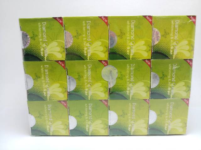 CREAM DIAMOND GINGSENG WHITENING &amp; ANTI ACNE LUSINAN