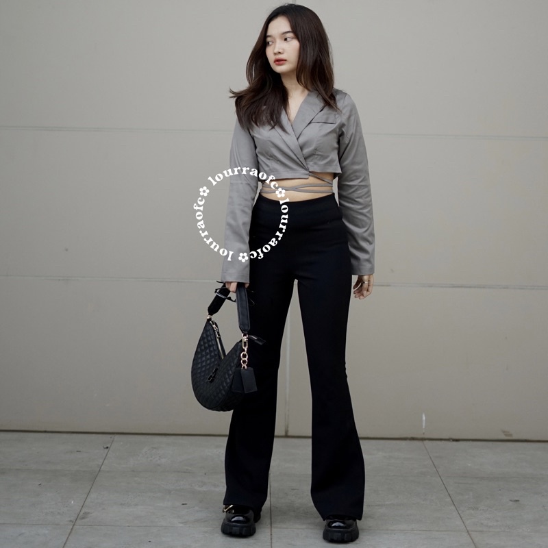 SUGA Flare Pants // Highwaist pants