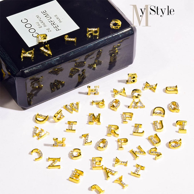 Siy 26pcs / Set Hiasan Kuku 3d Bentuk Huruf A-Z Bahan Metal Warna Emas Hias Berlian Imitasi