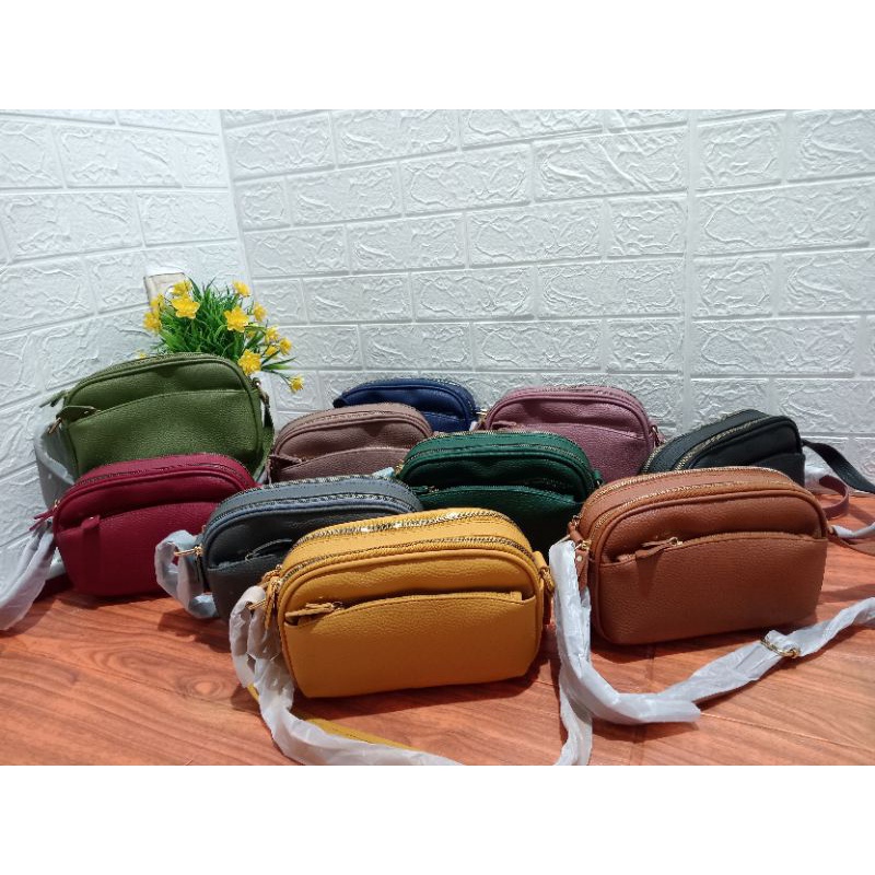 Tas selempang kulit sintetis / sling bag wanita / Tas selempang wanita