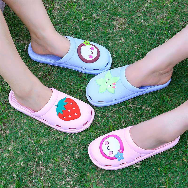 Mode lucu  di  luar memakai sandal  baotou perempuan rumah 