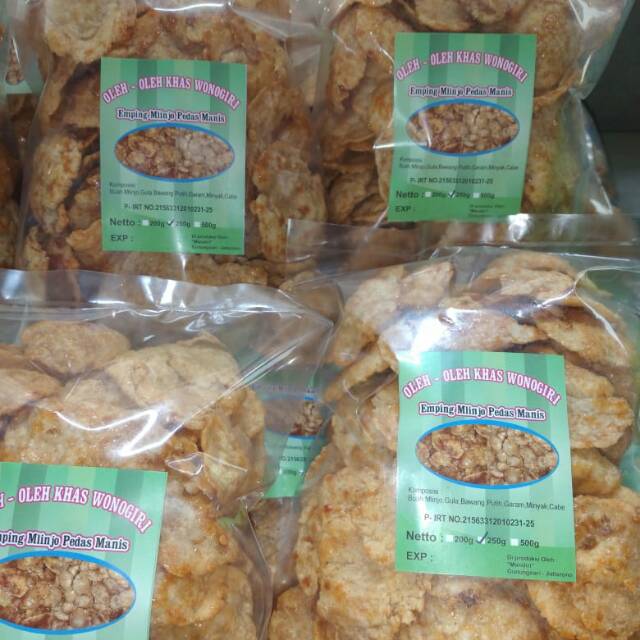 

Emping mlinjo pedas manis 1000gr