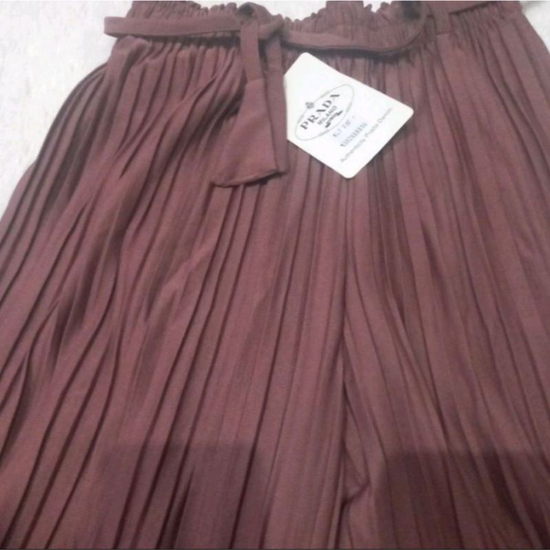 Celana Kulot Pliskit Prada