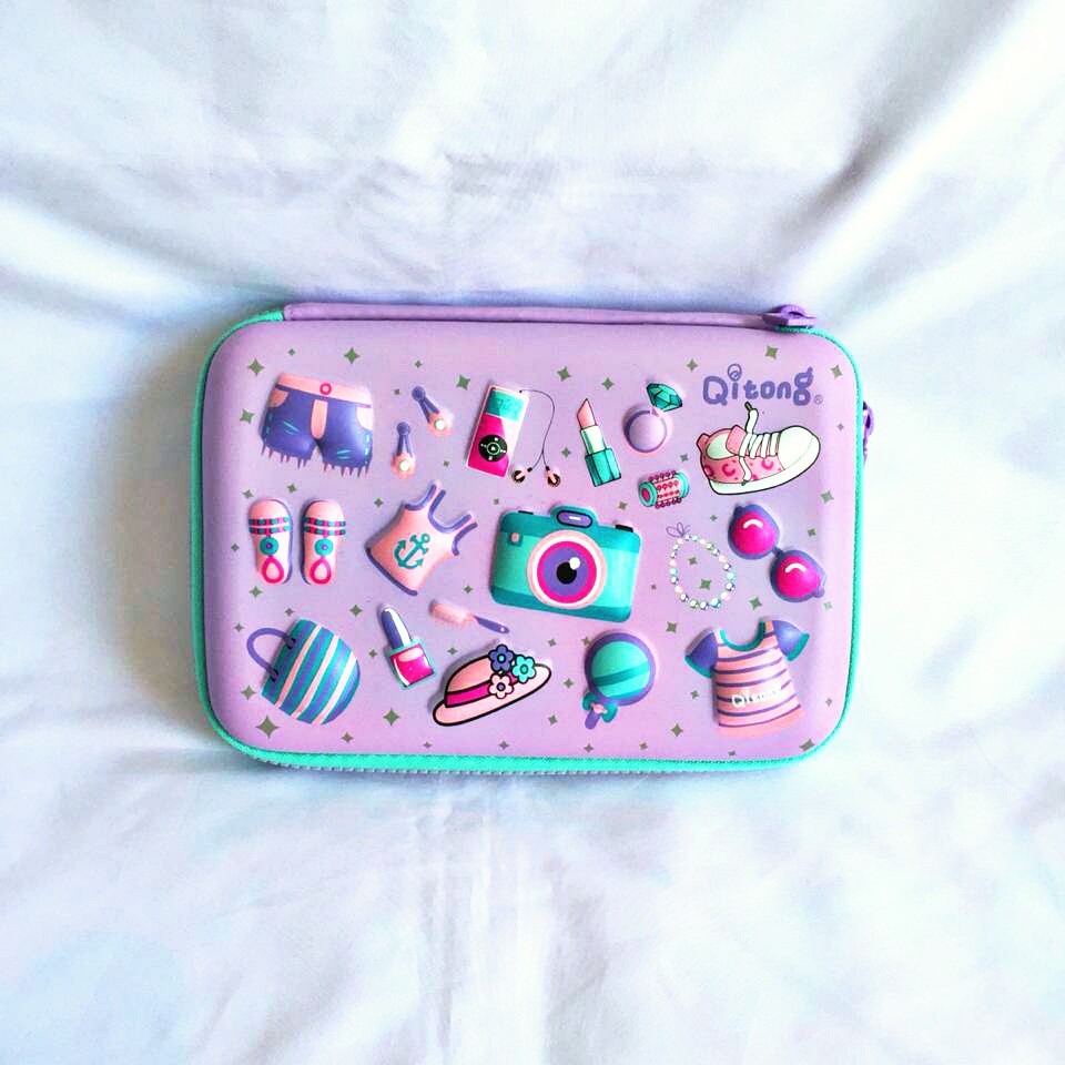 

Tempat Pensil Jumbo Timbul Motif Make up/Smiggle