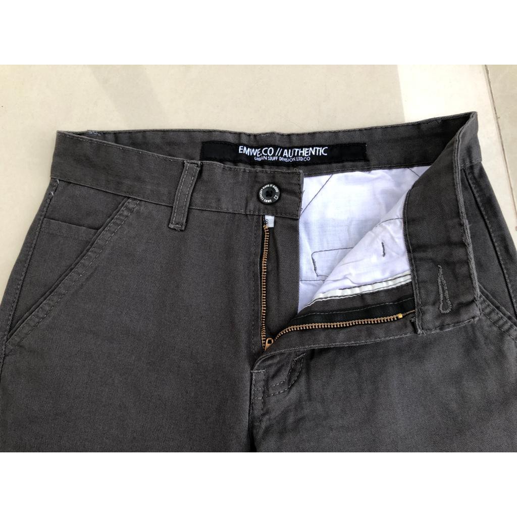 Celana panjang katun chino model standar lurus