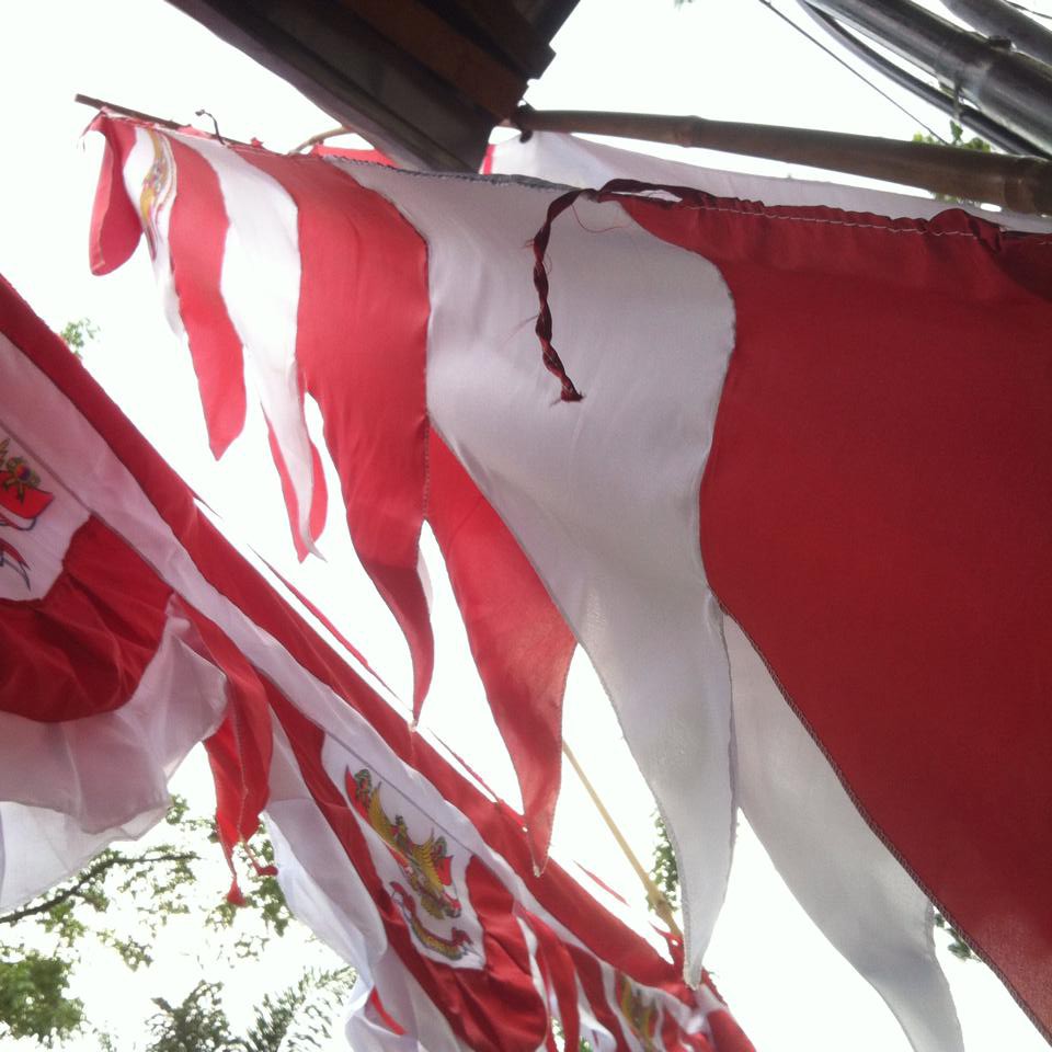 Bendera umbul-umbul merah putih