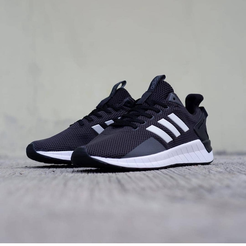 Sepatu Adidas Questar Ride Black White Hitam Putih Import Vietnam Sneakers Sekolah Kuliah Kerja Lari Running Fitnes Gym Zumba Olahraga Senam