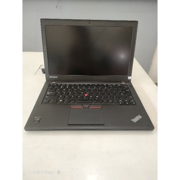 Lenovo Thinkpad X250 core i3 ram 4gb/hdd 320gb.