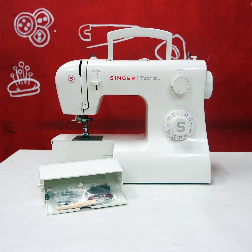 Mesin Jahit Portable Multifungsi SINGER Tradition 2282-5