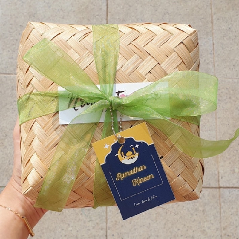 

besek 20x20 | pipiti berkualitas | besek hampers | besek bambu bandung