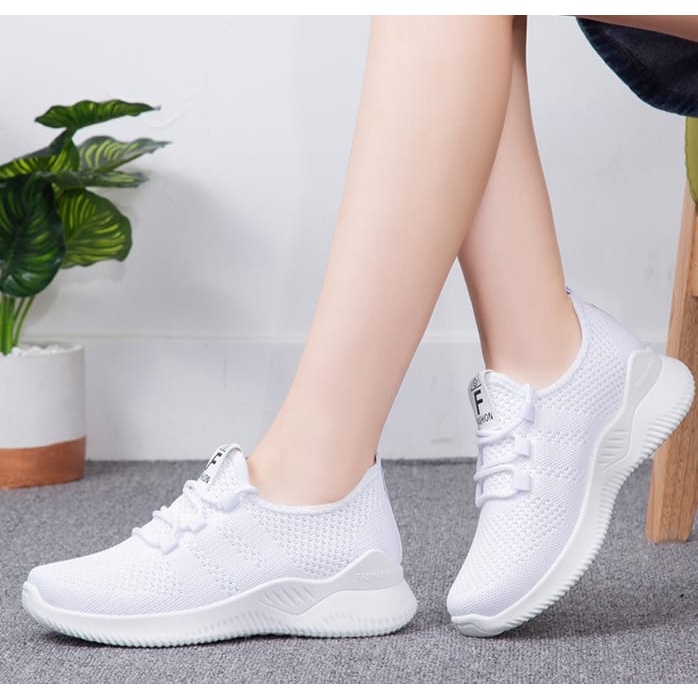 TOPGROSIR  LV0118 Sepatu Sneakers Wanita Import Bahan Kavas Inisial F (no box)