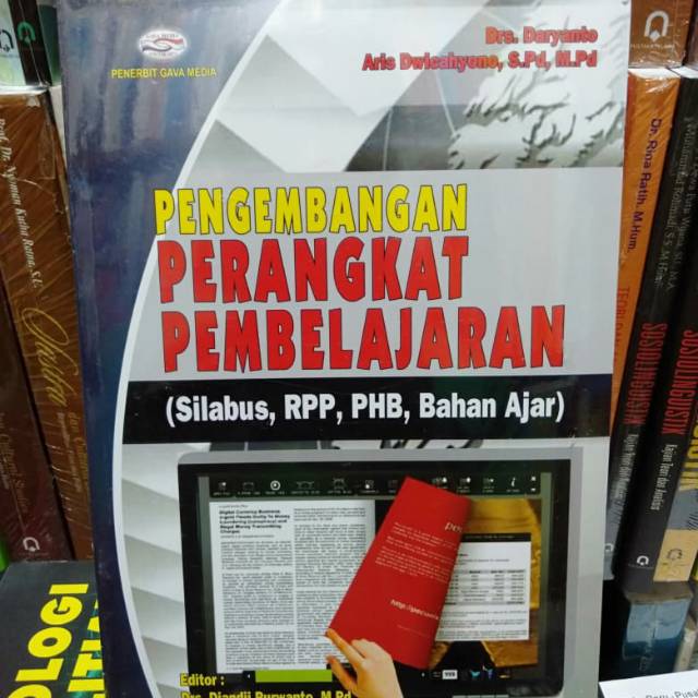 Buku pengembangan perangkat pembelajaran