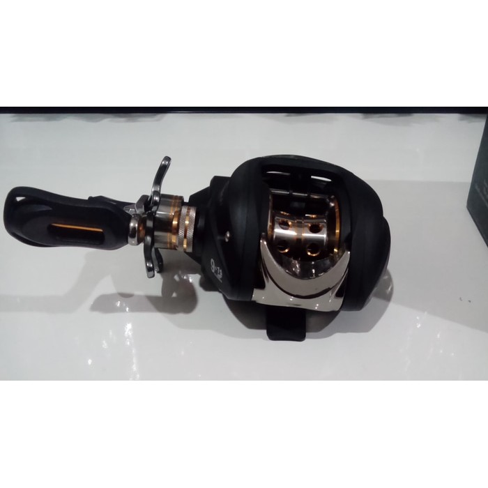 REEL BC OYAMA MISSION 120L. 10 BALL BEARINGS