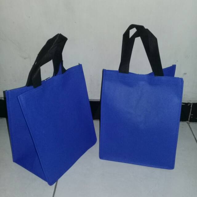 

Goodiebag polos tanpa sablon p20×L13×t25