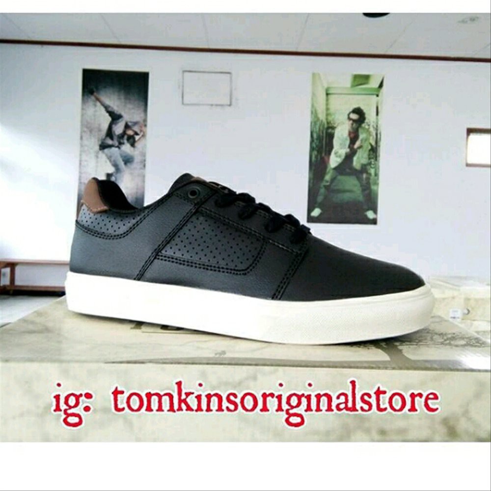 DIJUAL Sepatu Pria Tomkins Renegades Limited