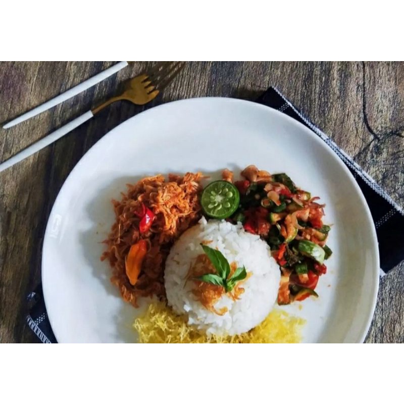 

Nasi balap puyung Lombok