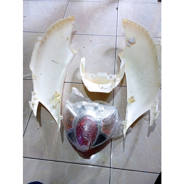 COVER BODY ASSY STOP LAMP FINORI OLD/FINO KARBU OGINAL JIALING