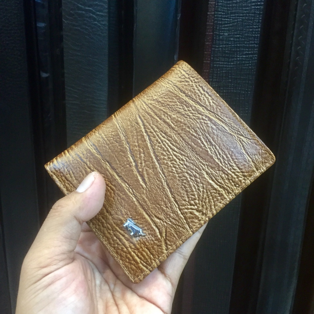 dompet pria model lipat buku bahan kulit sapi motif cetak urat kayu #dompet #dompetpria #dompetkulit