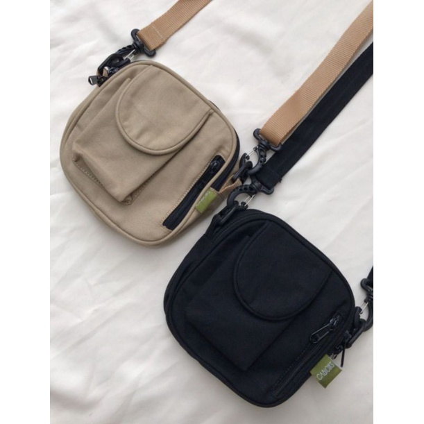 Mochi Canvas Sling Bag / Cabiciks