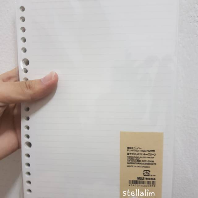 

Muji Loose Leaf A5 Lines ( Bergaris ) / Grid ( Kotak - Kotak )