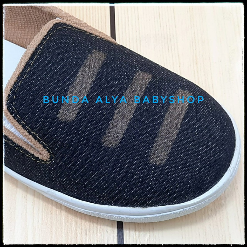 Sepatu Anak Jeans Usia 1 4 5 6 7 Tahun Jeans Alas Karet Size 22 - 35 Jeans HITAM - Sepatu Anak Cewek DenimAntiLicin