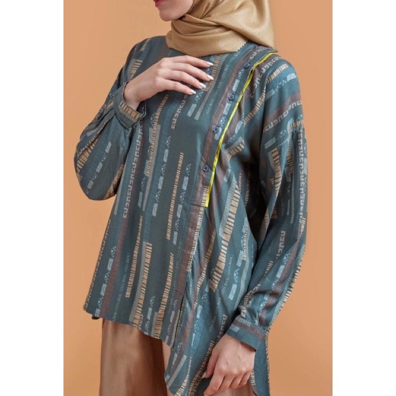 patra top ria miranda,patra top,ria miranda patra top,patra top preloved,blouse ria miranda preloved