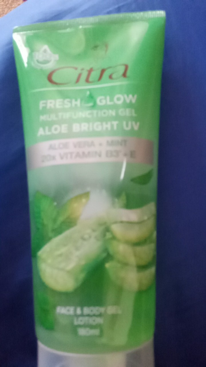Citra Fresh Glow Multifunction Gel  Bright Uv 180ml
