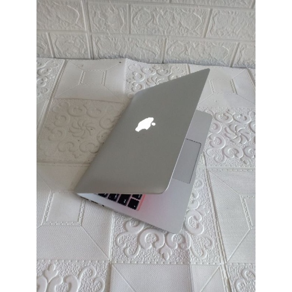 OBRAL MACBOOK AIR 11 TH 2015 CORE i5 RAM 4GB SSD 128GB OS MONTEREY GARANSI