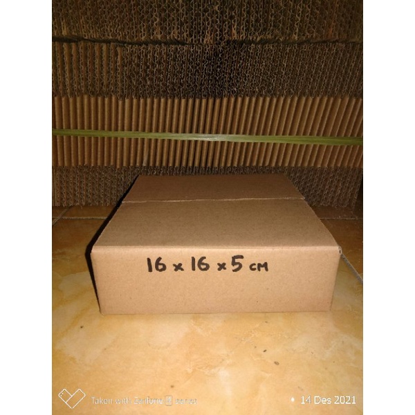 

Kardus 16x16x5 cm Baru tebal polos luar dalam