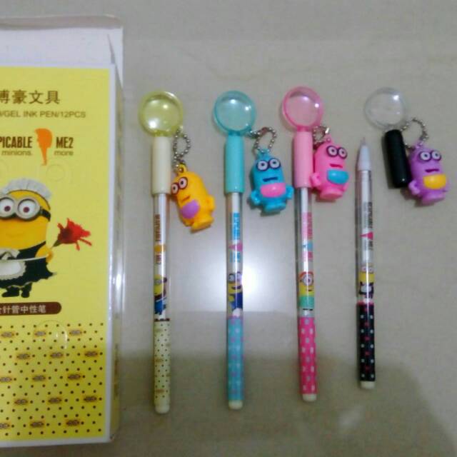 

Pulpen Minion dan Kaca Pembesar