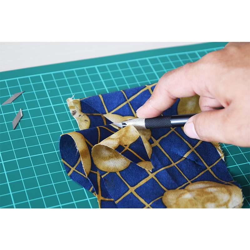 

Jual [Paket Hemat] Cutting Mat SDI A4 + Pen Cutter SDI Murah