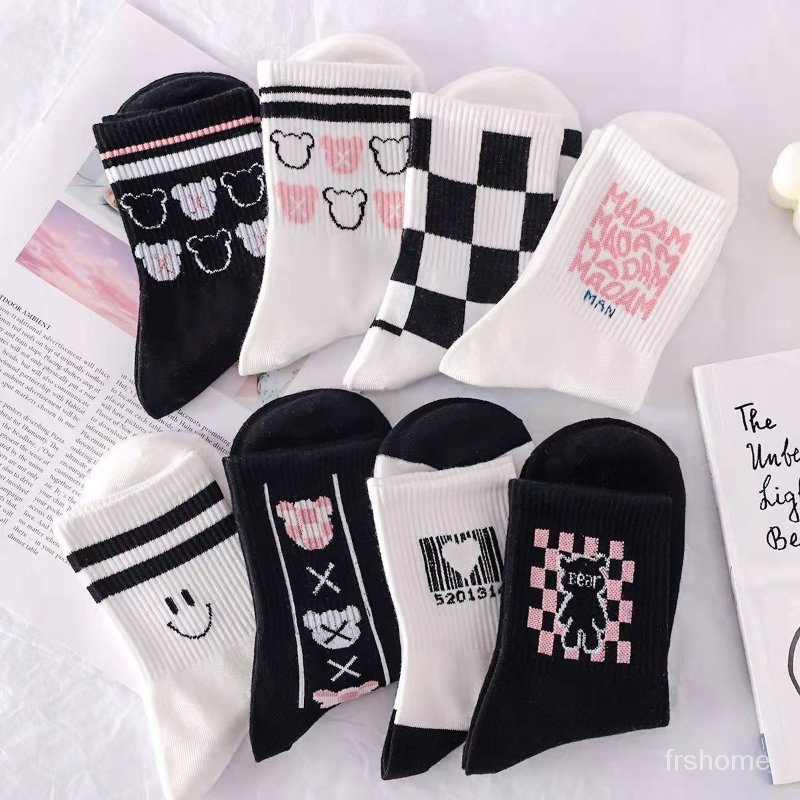 Kaus kaki wanita tabung tengah all-match musim gugur dan musim dingin kartun lucu stoking wanita ola