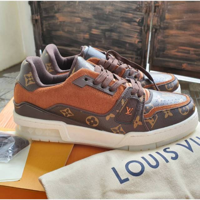 sneaker lv trainer