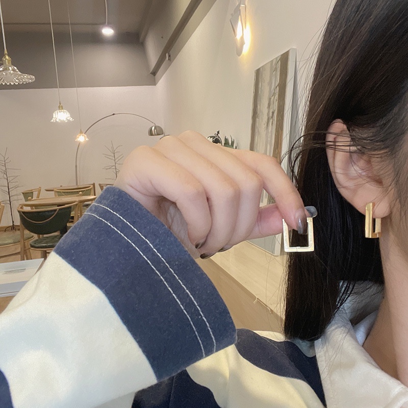 Anting Tusuk Bentuk Kotak Geometri Bahan Titanium Steel Gaya Korea Untuk Wanita