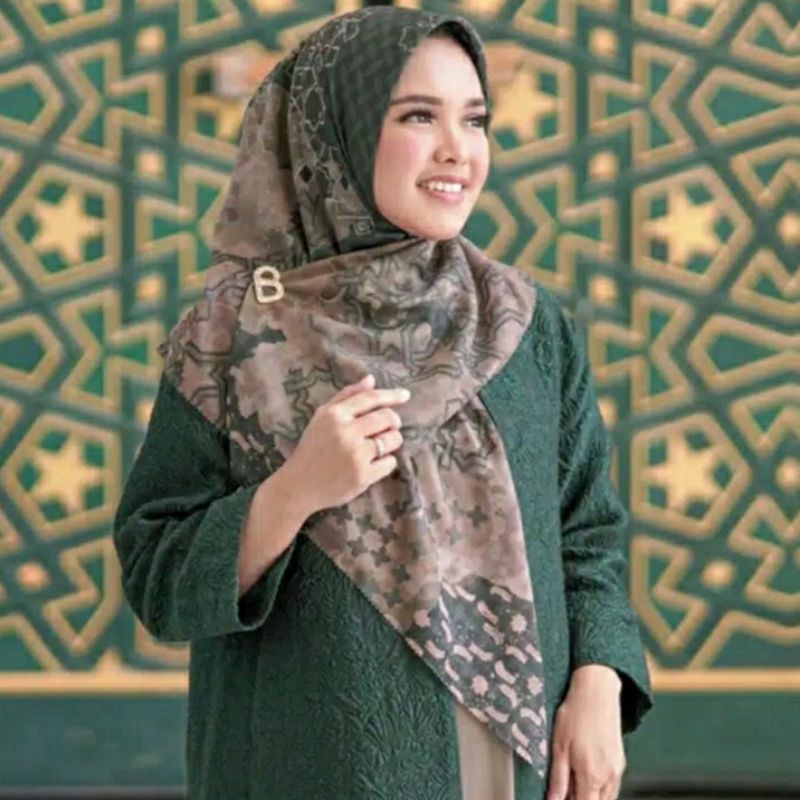 Preloved Buttonscarves Haramain Emerald